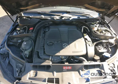 2014 Mercedes-Benz C 300 Luxury 4Matic/Sport 4Matic z USA, uszkodzony, nr VIN WDDGF8ABXEA953513